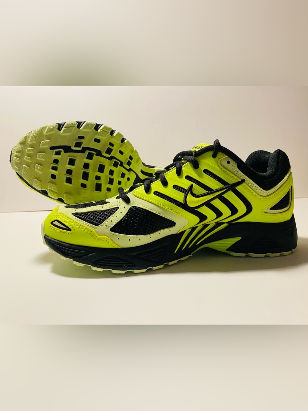 Nike Air Pegasus 2005 Running Volt Black Sneakers Men’s Size 9 Brand New No Box
